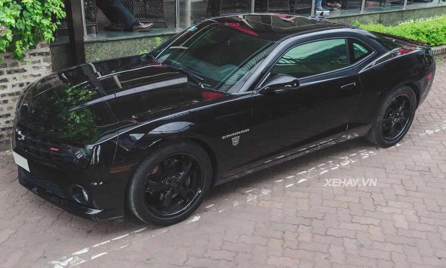 Chiêm ngưỡng Chevrolet Camaro Transformer Edition lăn bánh trên phố Hà Nội
