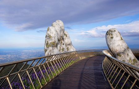 Sửng sốt với sàn catwalk