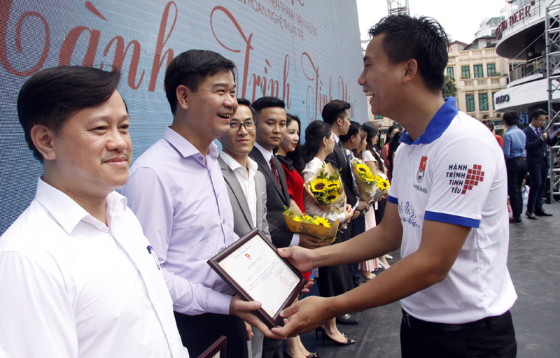 Hành trình tình yêu - kết nối và lan tỏa yêu thương