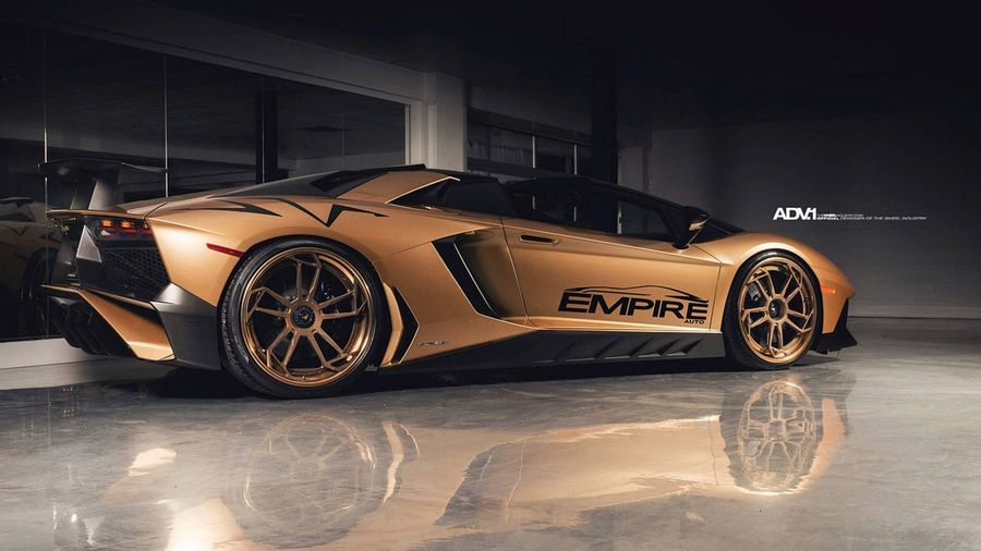 Ngắm siêu xe Lamborghini Aventador LP 750-4 SV Roadster sơn Matte Gold đặc biệt tại Canada