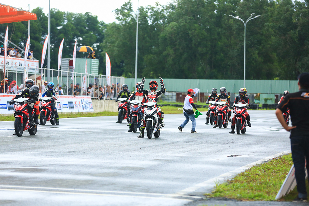 [Vietnam Moto Racing Championship 2018] Tường thuật chặng 1, hạng mục Winner 150cc