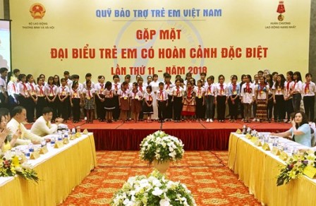 Gặp mặt 70 trẻ em có hoàn cảnh đặc biệt lần thứ 11