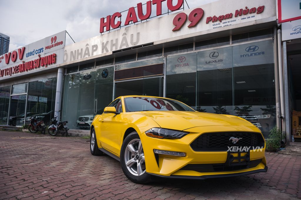 Ford Mustang 2018 màu vàng mới về Hà Nội đã có chủ