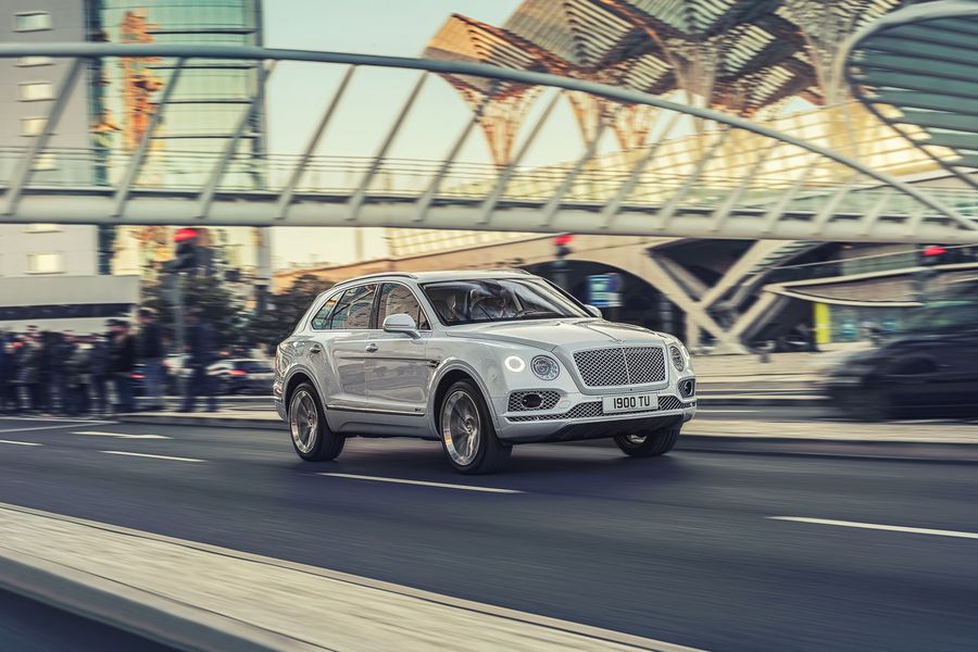 Một chiếc Bentley Bentayga Coupe quyến rũ sẽ được ra mắt trong năm 2019
