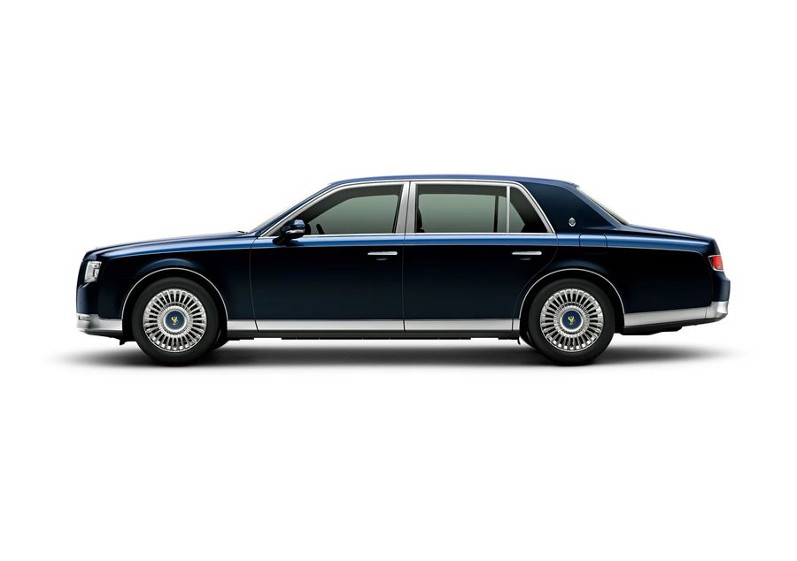 Toyota Century 2018 sang trọng như Rolls-Royce nhưng giá chỉ rẻ bằng một nửa
