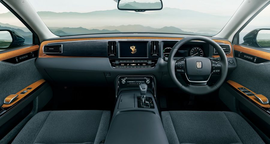 Toyota Century 2018 sang trọng như Rolls-Royce nhưng giá chỉ rẻ bằng một nửa