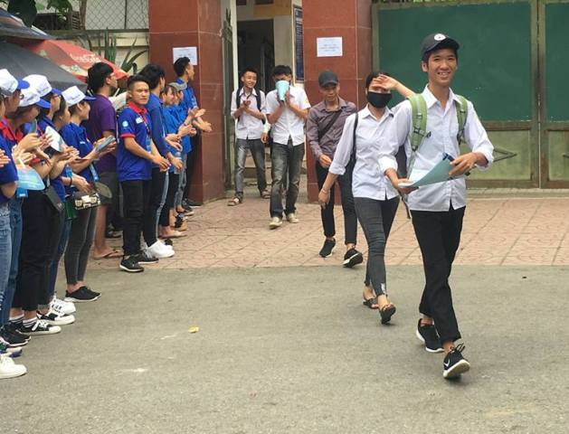Đồng hành, hỗ trợ sĩ tử vượt vũ môn