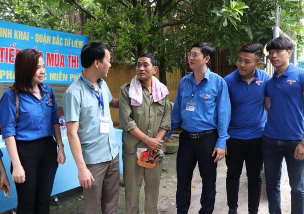 Đồng hành, hỗ trợ sĩ tử vượt vũ môn