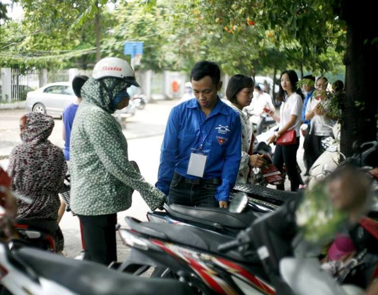 Hơn 300 sinh viên UTT “tiếp sức” sĩ tử