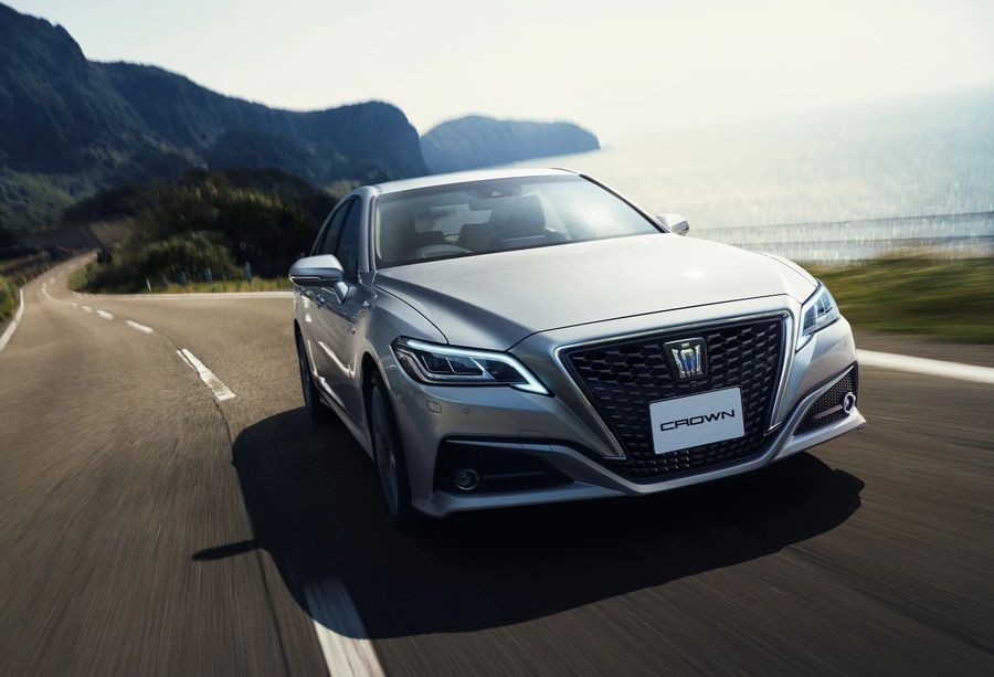 Sedan hạng sang Toyota Crown thế hệ mới chính thức ra mắt, giá từ 963 triệu VNĐ