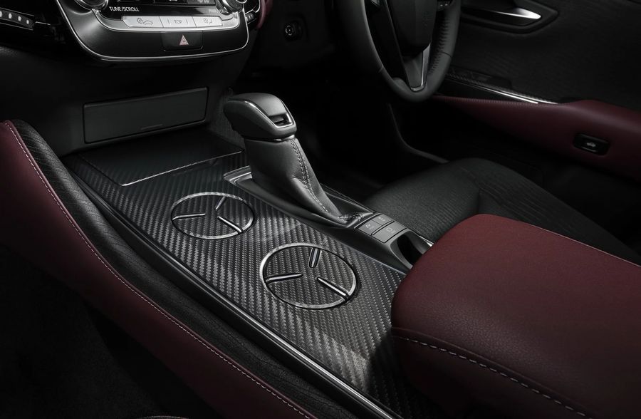 Sedan hạng sang Toyota Crown thế hệ mới chính thức ra mắt, giá từ 963 triệu VNĐ