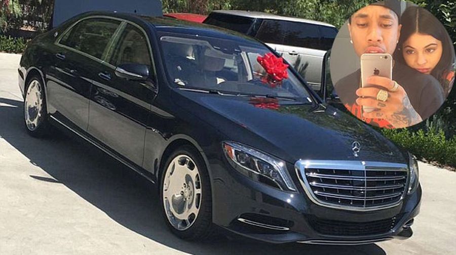 Điểm mặt dàn xế siêu khủng của em út Kim siêu vòng ba - Kylie Jenner
