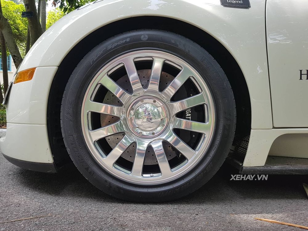 Chạy Roadshow 5 ngày, Bugatti Veyron của đại gia Trung Nguyên 