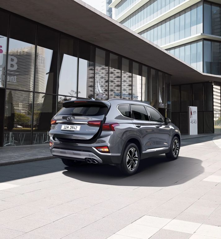 Hyundai Santa Fe 2019 chạm tới đẳng cấp xe sang với giá chỉ 580 triệu VNĐ