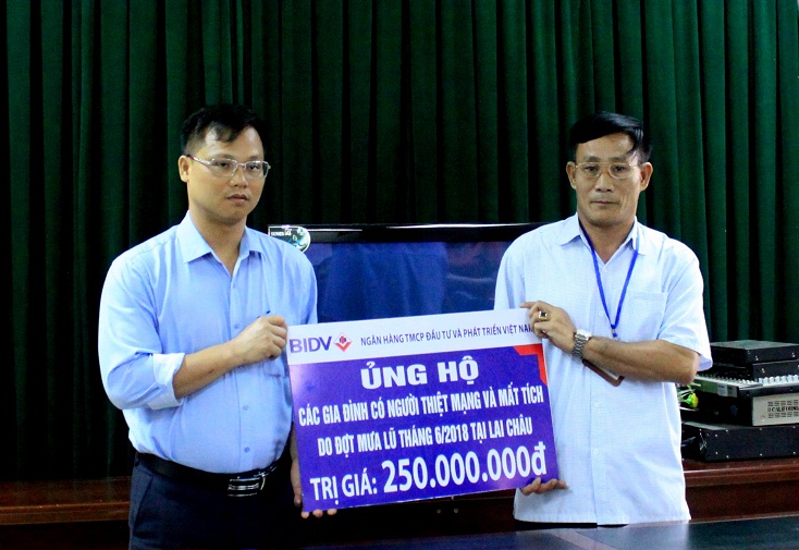 BIDV hỗ trợ 300 triệu đồng tới các gia đình có nạn nhân thiệt mạng do mưa lũ