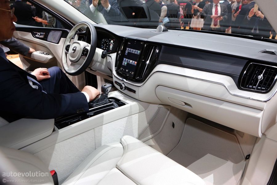 Volvo XC60 2019 dẫn động cầu trước - thêm một lựa chọn rẻ hơn cho khách hàng