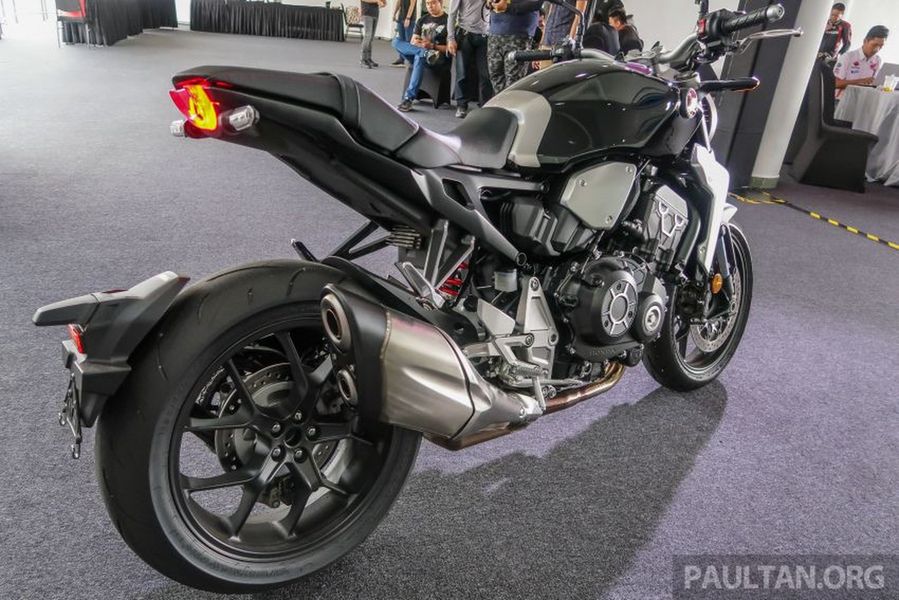 Cặp đôi Honda CB1000R 2018 và Honda CB250R 2018 ra mắt Đông Nam Á