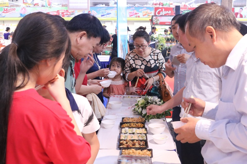 Lần đầu tiên tổ chức tuần lễ cá Sông Đà tại Hà Nội