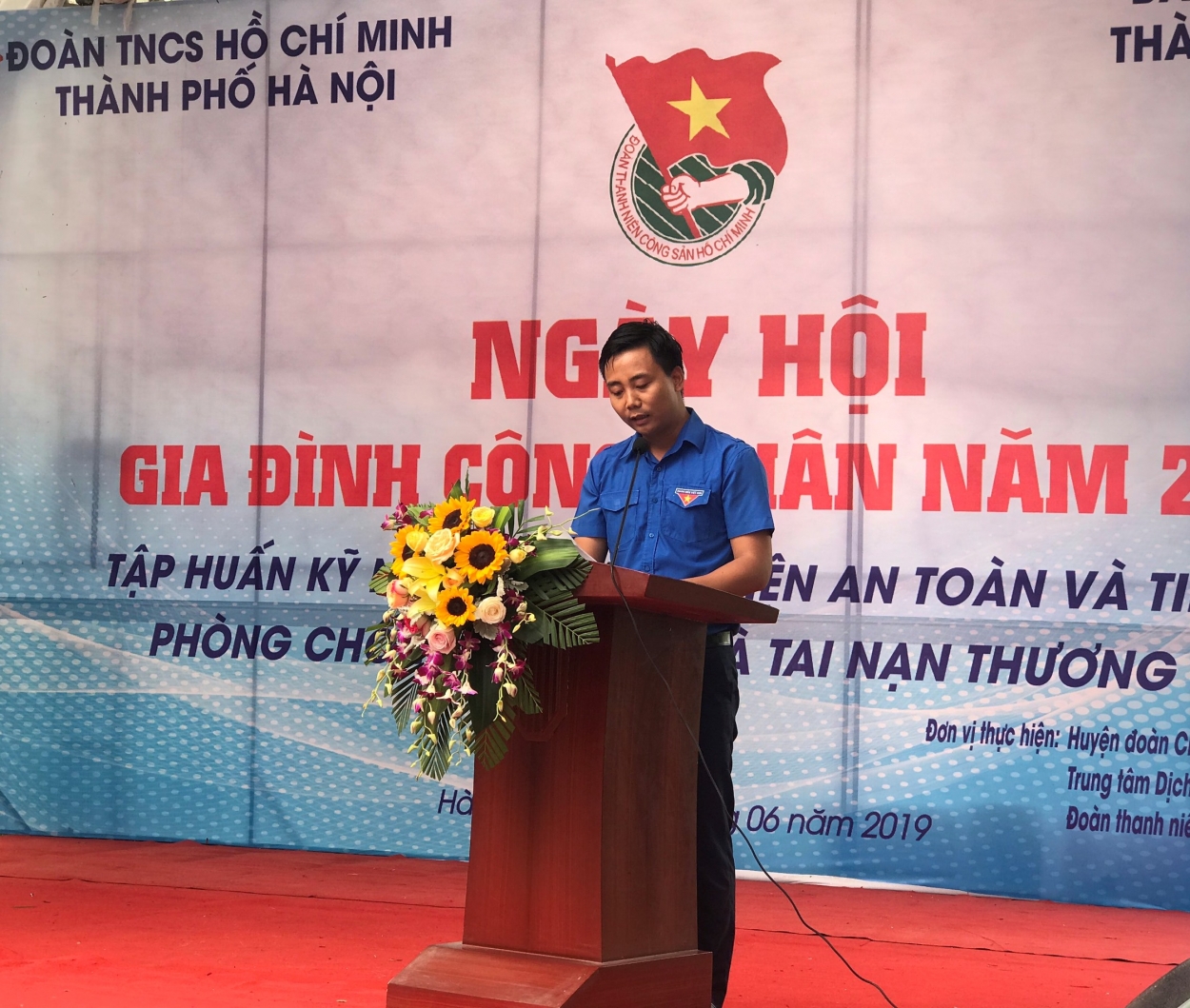 Đồng chí Nguyễn Đức Tiến, Phó Bí thư Thành đoàn Hà Nội phát biểu khai mạc Ngày hội