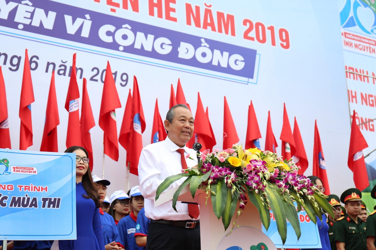 Đồng chí Trương Hòa Bình, Ủy viên Bộ Chính trị, Phó Thủ tướng Thường trực Chính phủ phát biểu tại buổi lễ