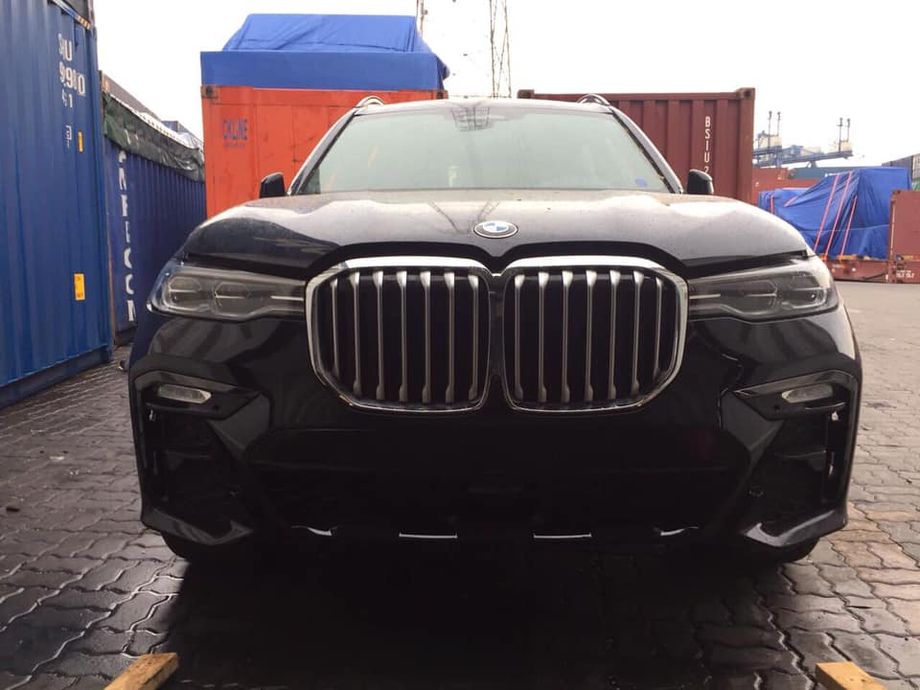 Xe sang BMW X7 thứ hai cập bến Việt Nam - Dự báo