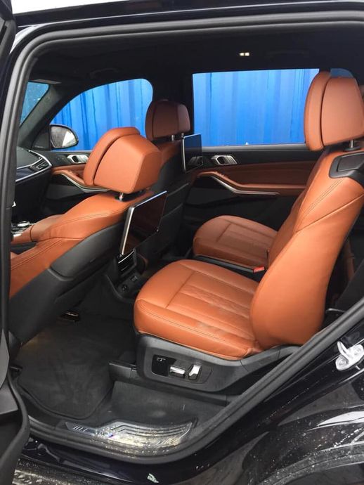 Xe sang BMW X7 thứ hai cập bến Việt Nam - Dự báo 