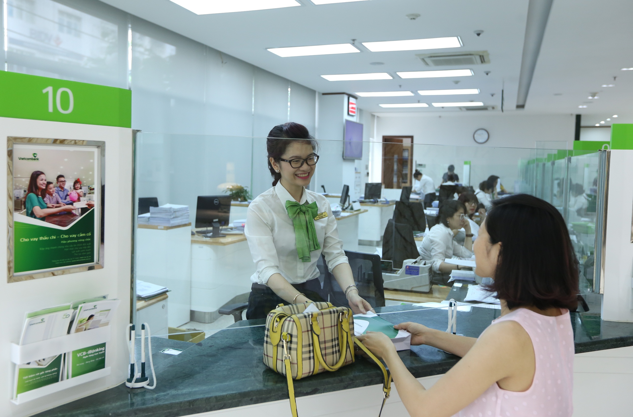 Vietcombank có giá trị vốn hóa thị trường vượt 10 tỉ đô la Mỹ