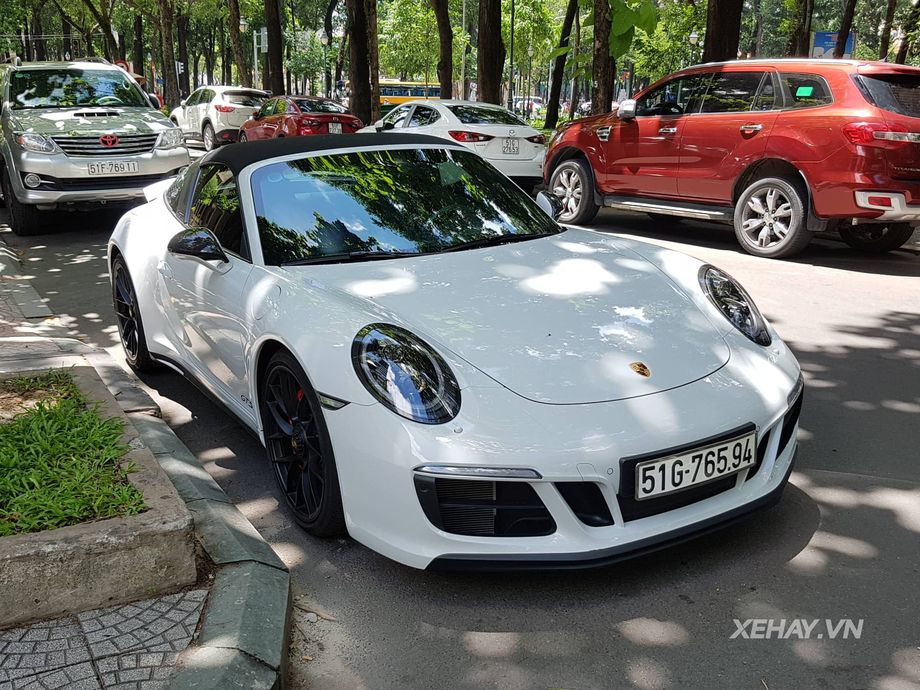 TP.HCM: Bắt gặp siêu phẩm Porsche 911 Targa 4 GTS đầu tiên tại Việt Nam