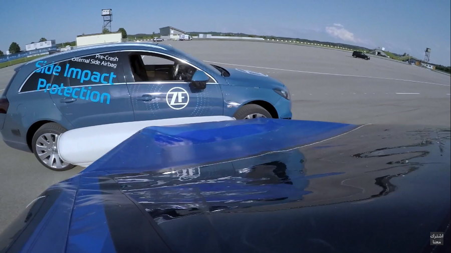 Túi khí an toàn bên hông từ ZF có thể bảo vệ ô tô khi tai nạn