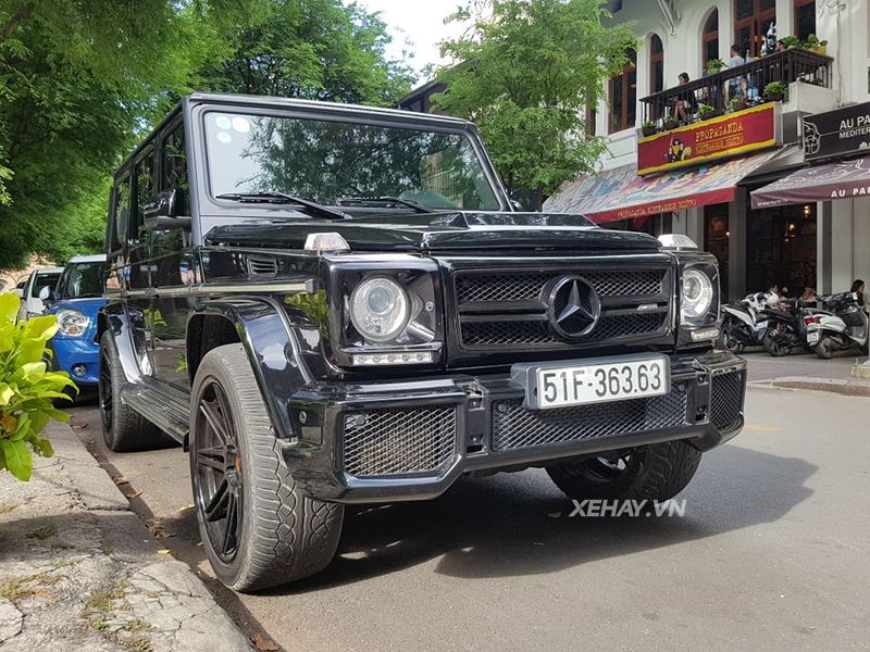 Sài Gòn: Lột bộ áo rằn rì hầm hố, Mercedes-AMG G63 biển lặp