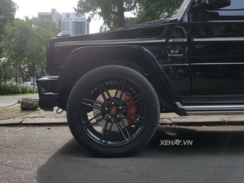 Sài Gòn: Lột bộ áo rằn rì hầm hố, Mercedes-AMG G63 biển lặp 