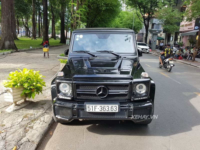 Sài Gòn: Lột bộ áo rằn rì hầm hố, Mercedes-AMG G63 biển lặp 
