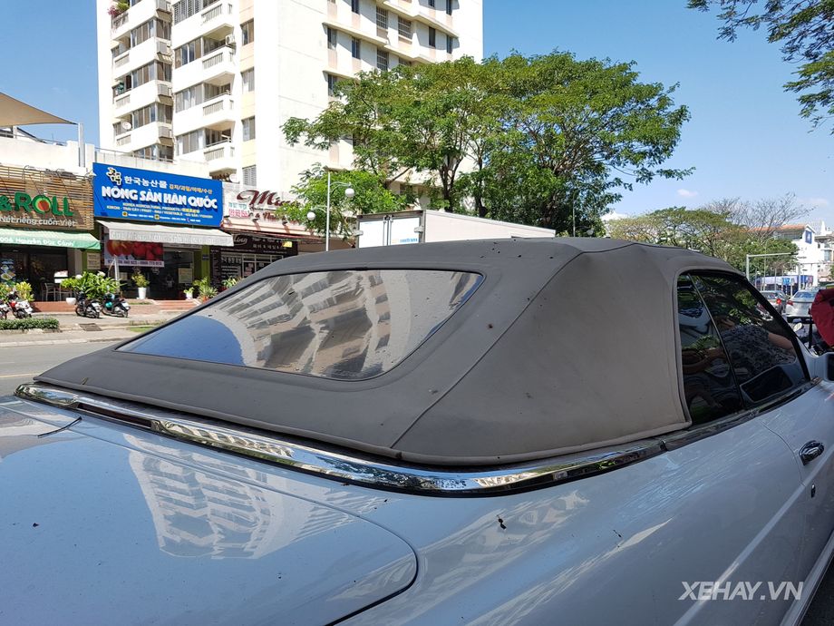Rolls-Royce Corniche sử dụng bộ mui bằng chất liệu bạt sáng màu