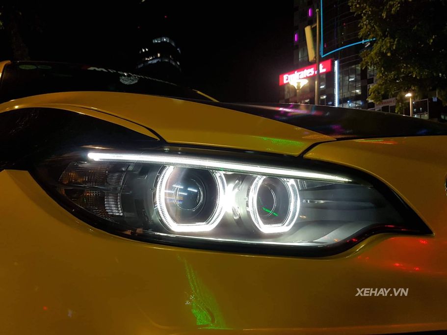 Tóm gọn BMW M2 Coupe dạo chơi trên phố Sài Gòn trong “bộ áo mới”