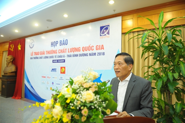 Thứ trưởng Bộ Khoa học và Công nghệ Trần Văn Tùng, Chủ tịch Hội đồng Giải thưởng Chất lượng quốc gia 2018 phát biểu tại họp báo
