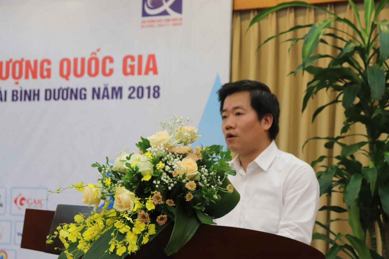 Ông Nguyễn Hoàng Linh, Phó Tổng cục trưởng Tổng cục Tiêu chuẩn Đo lường Chất lượng giới thiệu tổng quan về hoạt động Chất lượng quốc gia năm 2018 và Lễ trao giải năm 2018