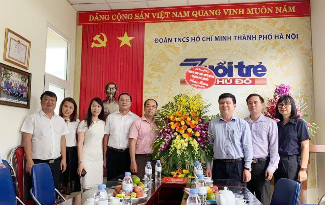 Lãnh đạo Ban Tuyên giáo Thành ủy, Thành đoàn Hà Nội chúc mừng báo Tuổi trẻ Thủ đô