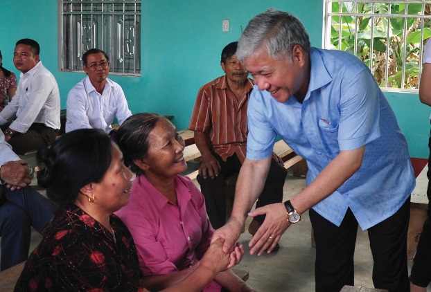 ộ trưởng, Chủ nhiệm UBDT Đỗ Văn Chiến gặp gỡ cử tri xã Quyết Thắng.