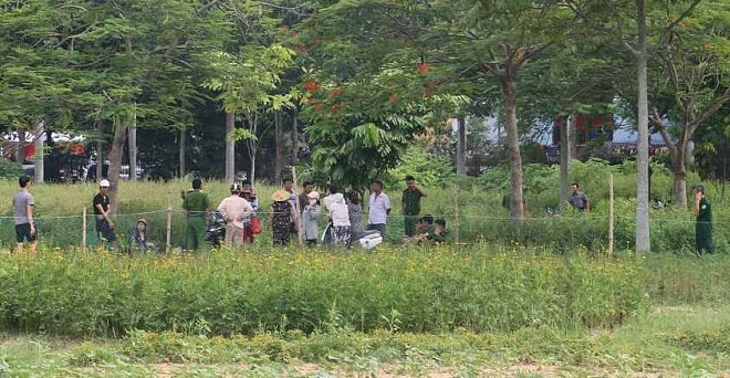 Lực lượng Công an bảo vệ hiện trường, tiến hành điều tra nguyên nhân cái chết của ông Q.