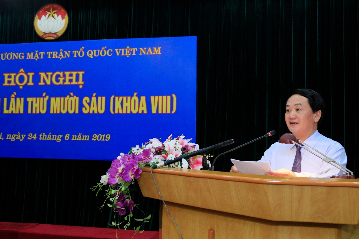 Phó Chủ tịch - Tổng Thư ký Ủy ban MTTQ Việt Nam Hầu A Lềnh phát biểu.