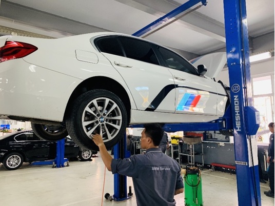 Xe BMW được chăm sóc, bảo dưỡng tại Quảng Ninh