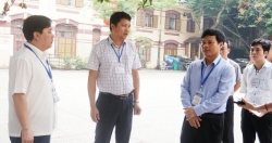 Phó Chủ tịch UBND TP Ngô Văn Quý kiểm tra công tác coi thi tại trường Trần Phú