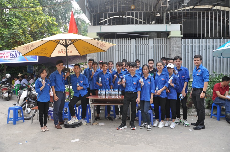 Thanh niên tình nguyện tại huyện Mê Linh, Hà Nội