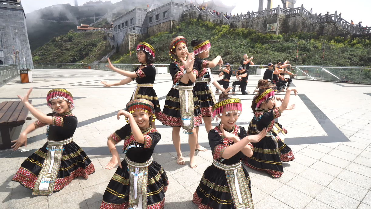 Đoan Trang, ST Sơn Thạch, John Huy Trần làm giáo khảo chung kết Flashmob 2019 – “Sóng tuổi trẻ”