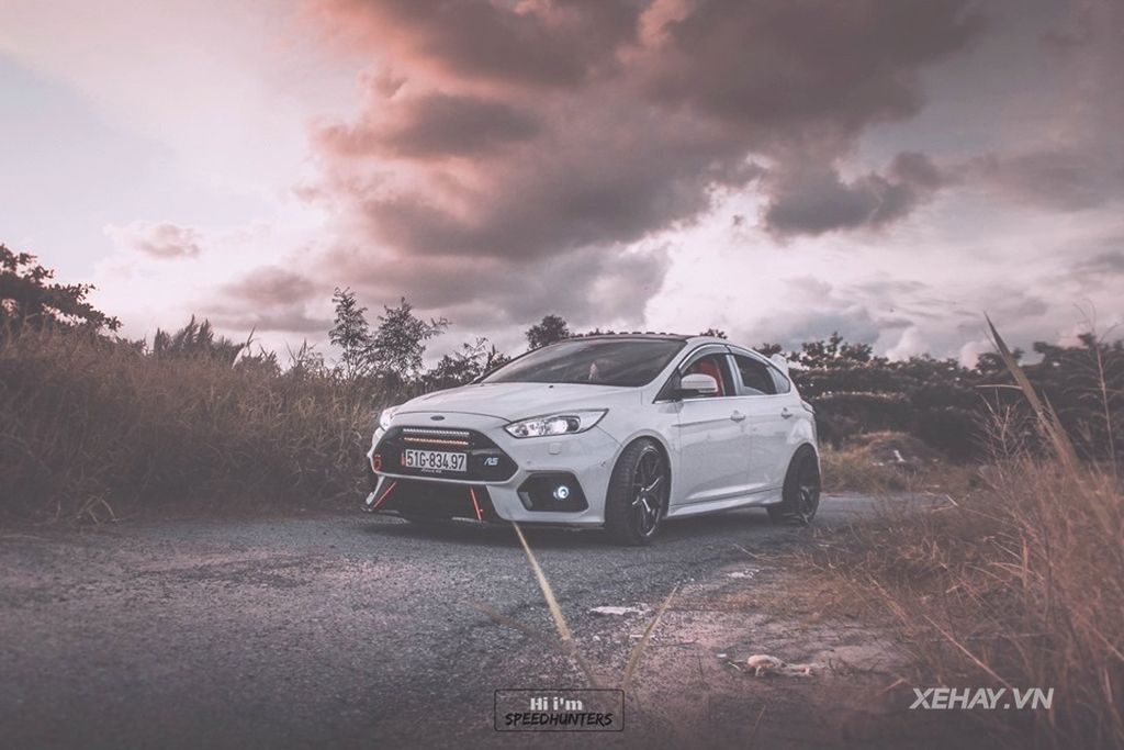 Cận cảnh xế Mỹ Ford Focus độ RS độc đáo bậc nhất tại Việt Nam