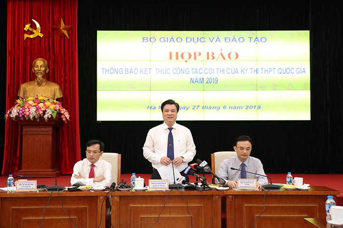Thứ trưởng Bộ GD-ĐT Nguyễn Hữu Độ chủ trì họp báo về kỳ thi THPT quốc gia năm 2019