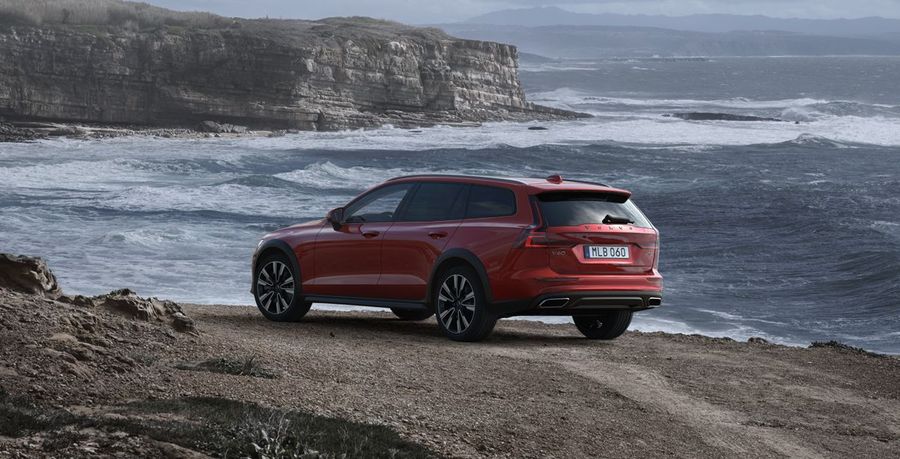Volvo V60 Cross Country 2020 tự hào với những chiếc ghế cá tính, chốt giá hơn 1 tỷ VNĐ