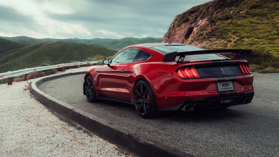 Ford Mustang Shelby GT500 2020 có giá từ 1,63 tỷ VNĐ