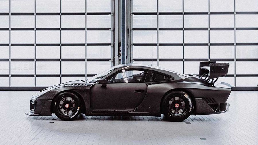 Porsche 935 2019 đẹp hút mắt với thân xe sợi carbon trần