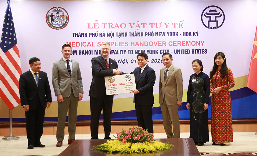 Đại sứ Hoa Kỳ cảm ơn thành phố Hà Nội hỗ trợ vật tư y tế chống dịch Covid-19